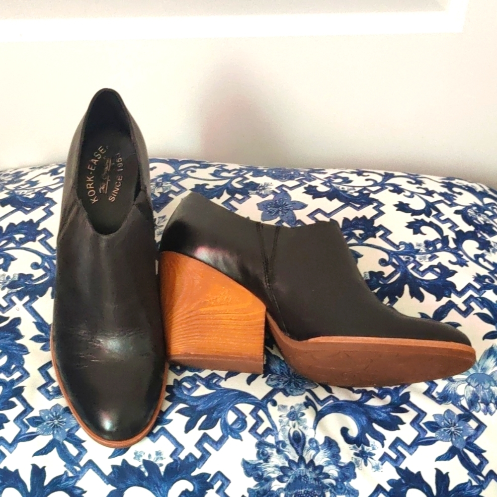 Kork Ease 10 Black Bootie